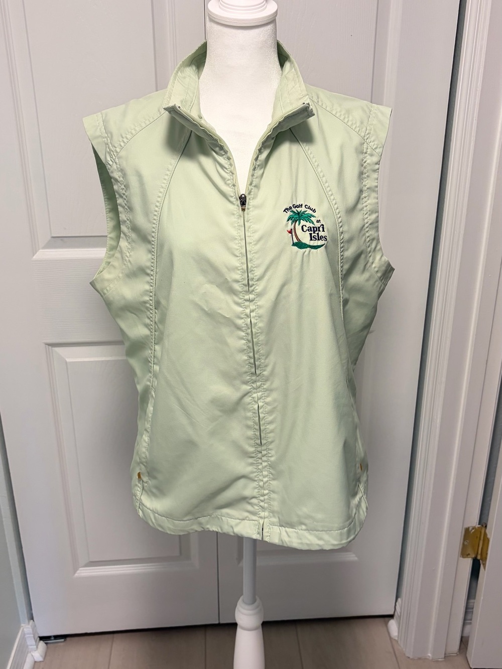 Women's Capri Isles Golf Light Green Sleeveless Zip Vest